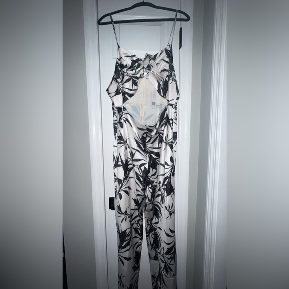 Bebe Floral Print Cutout Wide Leg Jumpsuit Black & White NWT - Picture 5 of 5